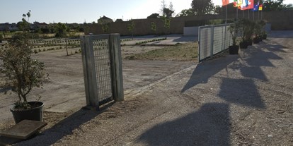 Motorhome parking space - Frischwasserversorgung - Italy - Il Giardino dell` Emiro